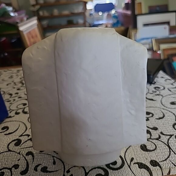 M.J.Hummel Bust  - Picture 6 of 14